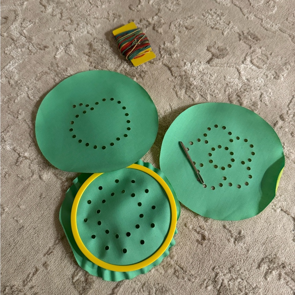 Lovevery - First Sewing kit - The Analyst Play Kit